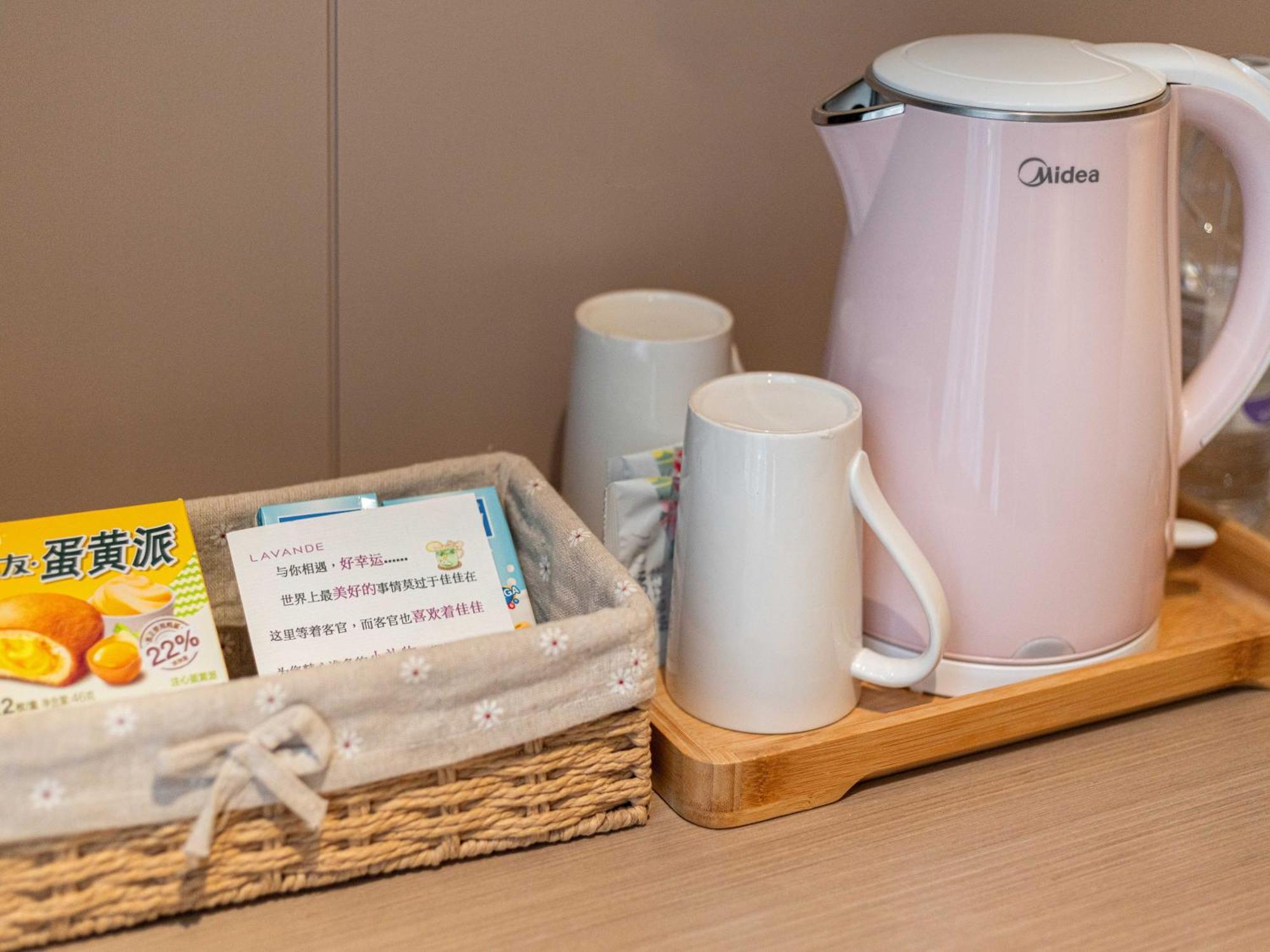 Lavande International Hotel Guangzhou Taikoo Hui Square Shipaiqiao Metro Station Branch - Free Shuttle Bus To Canton Fair Complex During Canton Fair Period & Free Vpn Internet Access Экстерьер фото
