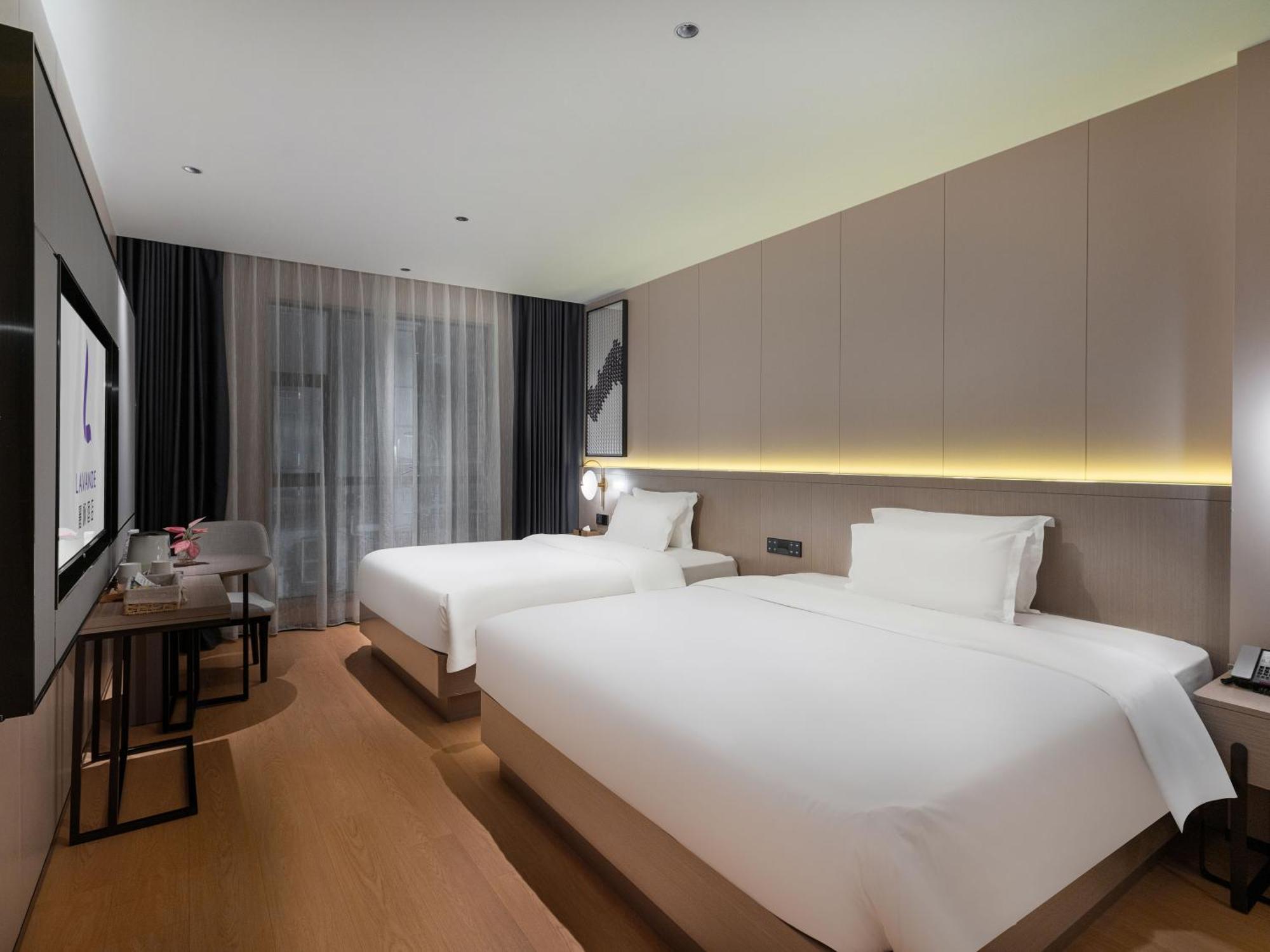 Lavande International Hotel Guangzhou Taikoo Hui Square Shipaiqiao Metro Station Branch - Free Shuttle Bus To Canton Fair Complex During Canton Fair Period & Free Vpn Internet Access Экстерьер фото