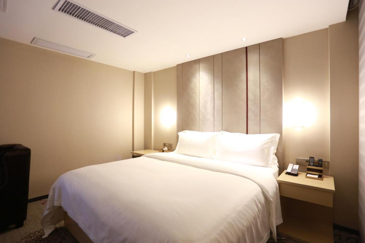 Lavande International Hotel Guangzhou Taikoo Hui Square Shipaiqiao Metro Station Branch - Free Shuttle Bus To Canton Fair Complex During Canton Fair Period & Free Vpn Internet Access Экстерьер фото