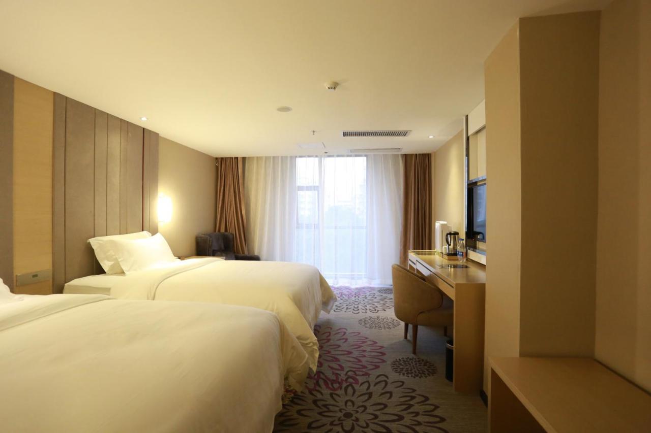 Lavande International Hotel Guangzhou Taikoo Hui Square Shipaiqiao Metro Station Branch - Free Shuttle Bus To Canton Fair Complex During Canton Fair Period & Free Vpn Internet Access Экстерьер фото