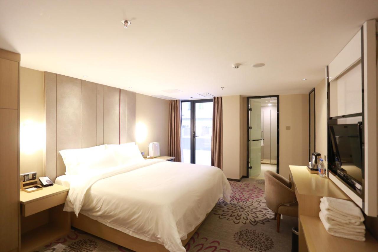 Lavande International Hotel Guangzhou Taikoo Hui Square Shipaiqiao Metro Station Branch - Free Shuttle Bus To Canton Fair Complex During Canton Fair Period & Free Vpn Internet Access Экстерьер фото