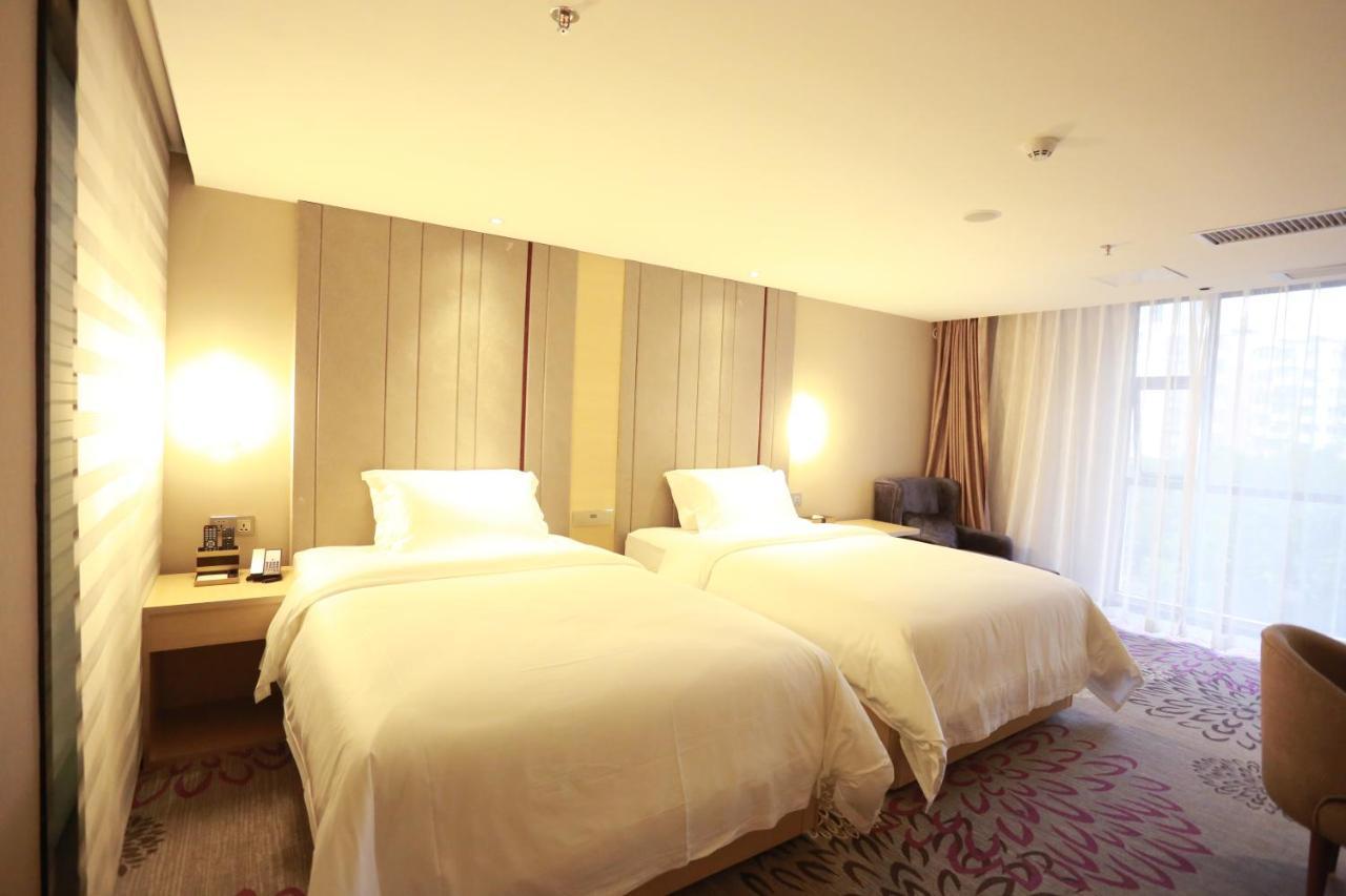 Lavande International Hotel Guangzhou Taikoo Hui Square Shipaiqiao Metro Station Branch - Free Shuttle Bus To Canton Fair Complex During Canton Fair Period & Free Vpn Internet Access Экстерьер фото